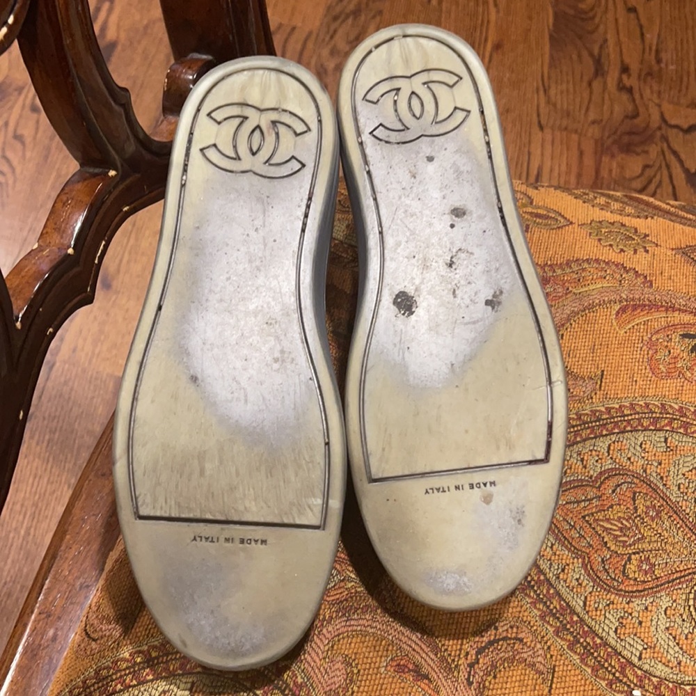 Used woman’s Chanel sneakers gray suede and leather - Picture 10 of 11